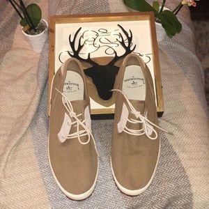 Men’s Tan and beige , lace up casual shoes